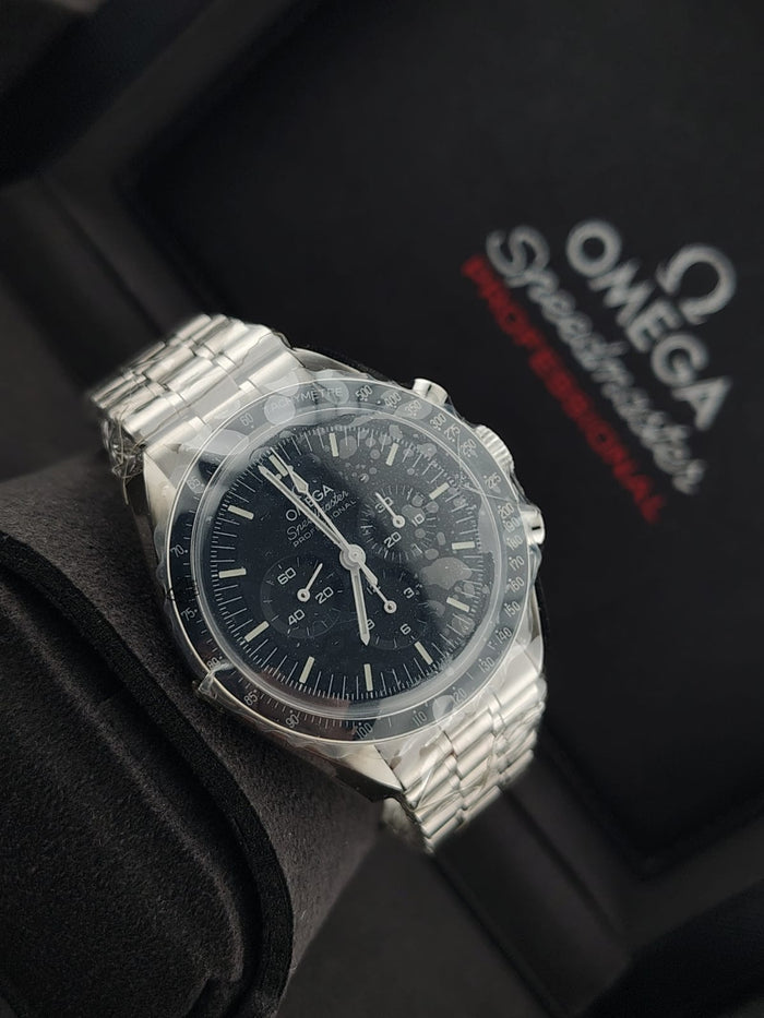Omega SpeedMaster Moonwatch 31030425001001