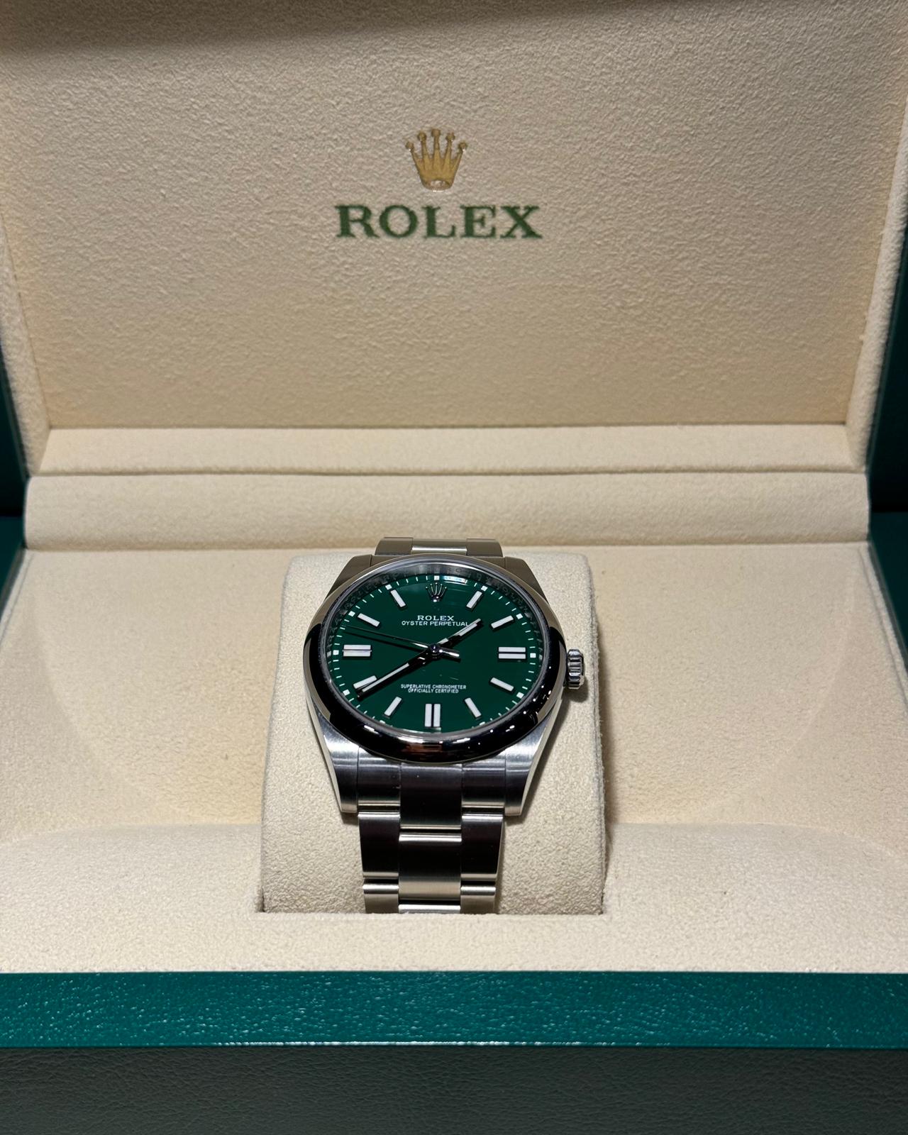 Rolex OYSTER PERPETUAL 124300