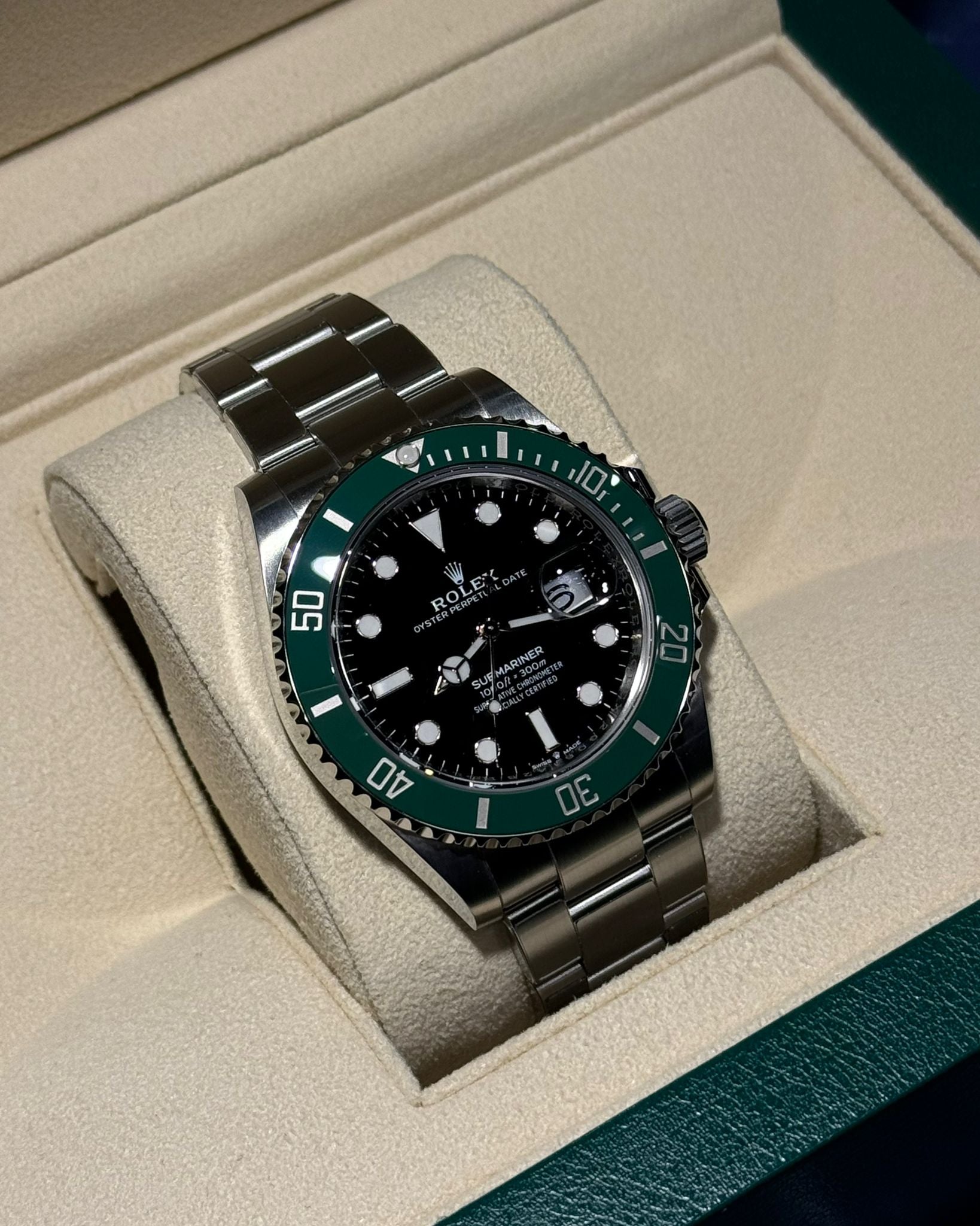 Rolex SUBMARINER 126610 LV