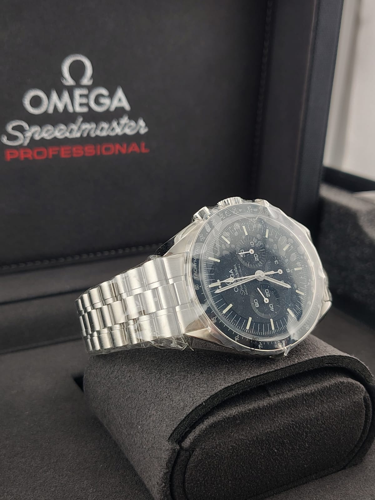 Omega SpeedMaster Moonwatch 31030425001001