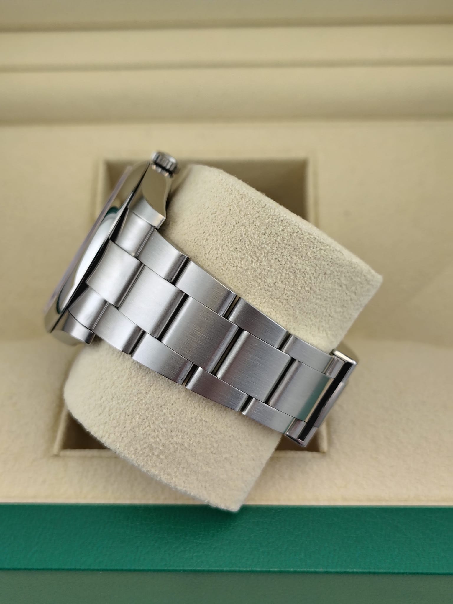 Rolex Oyster Perpetual 124300